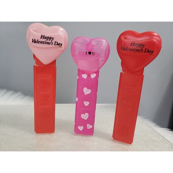 Lot 3 Vintage PEZ‎ Dispensers No Feet Hearts Happy Valentines Day Hungary - Picture 1 of 5